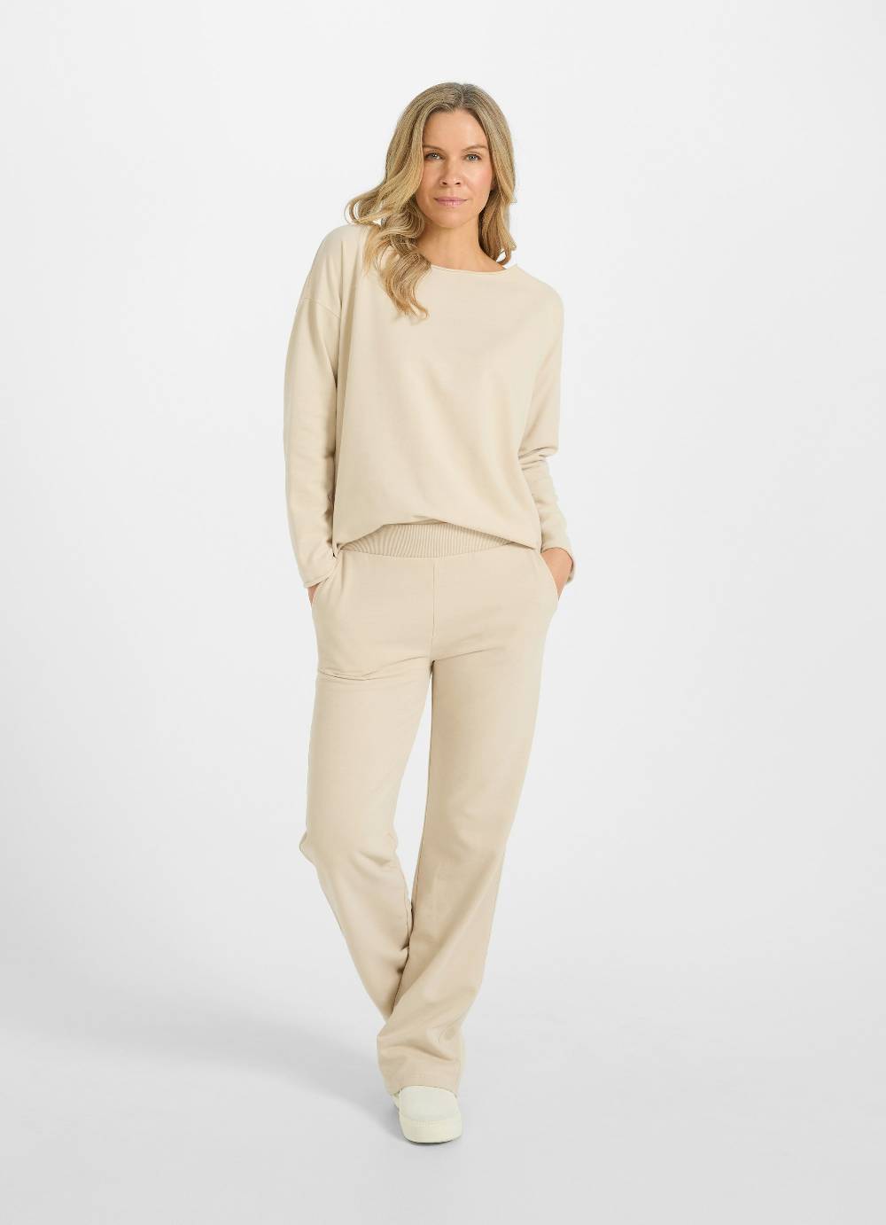 Juvia Wide Leg Fit - Sweatpants Rabatte dieses Monats