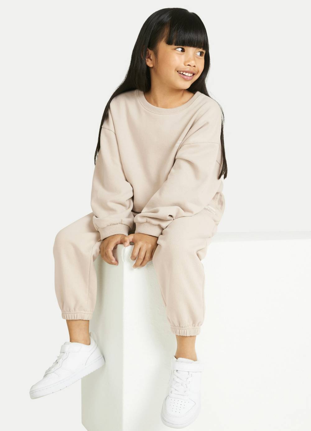 Juvia Loose Fit - Sweatpants Limitierter Zeitrabatt