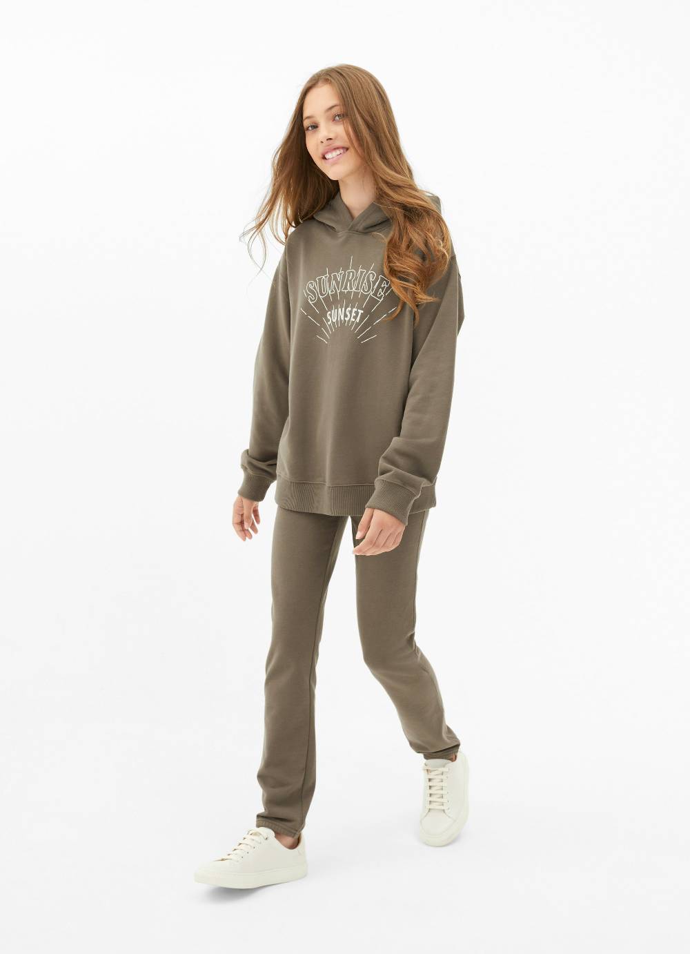Juvia Hoodie Riesige Ersparnisse