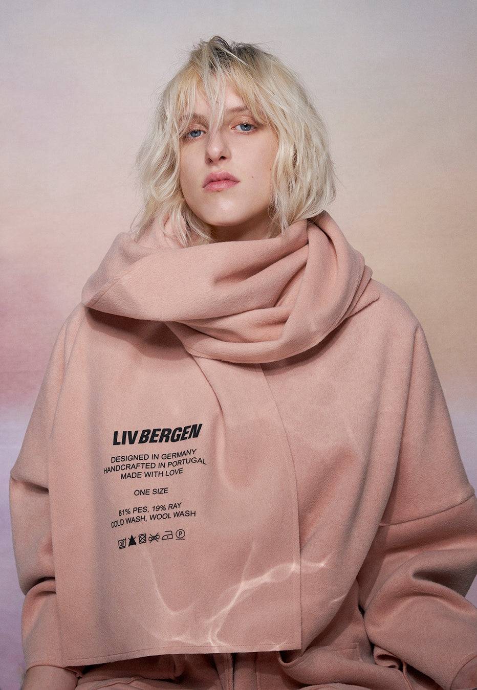 Liv Bergen Oversized Mantel in powder Cyber Monday