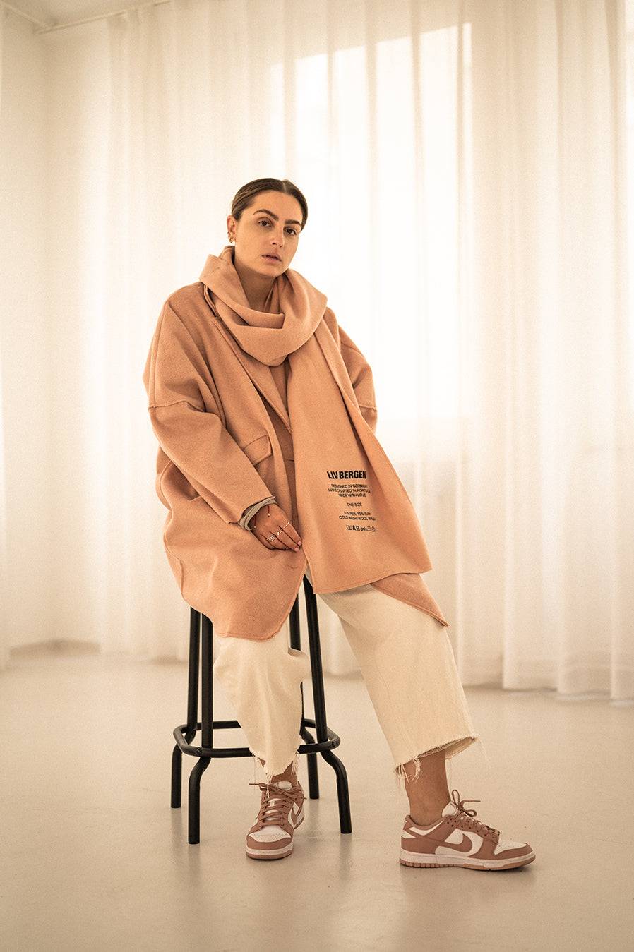 Liv Bergen Oversized Mantel in powder Cyber Monday