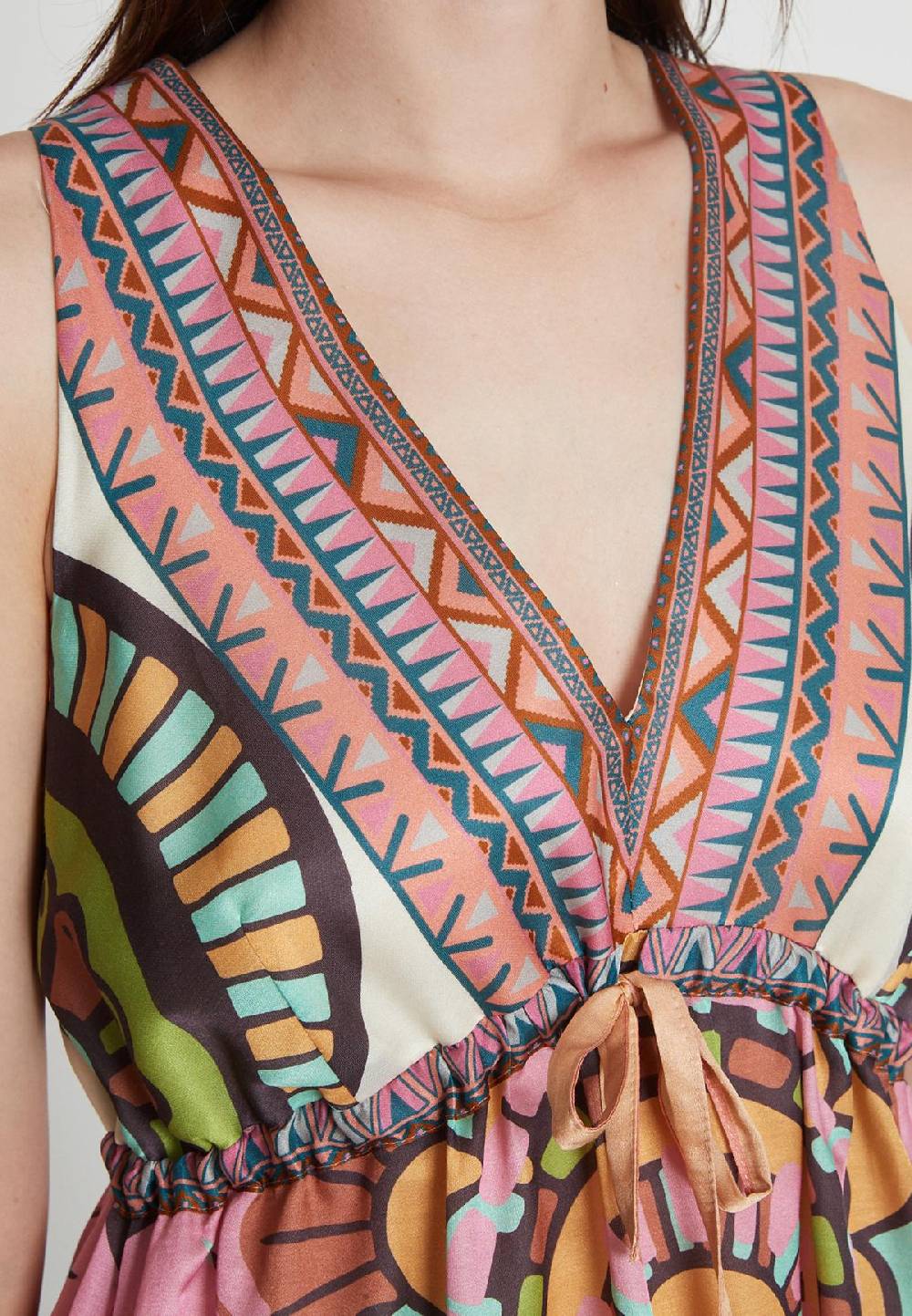 Ana Alcazar Midikleid Rawina Tägliche Deals