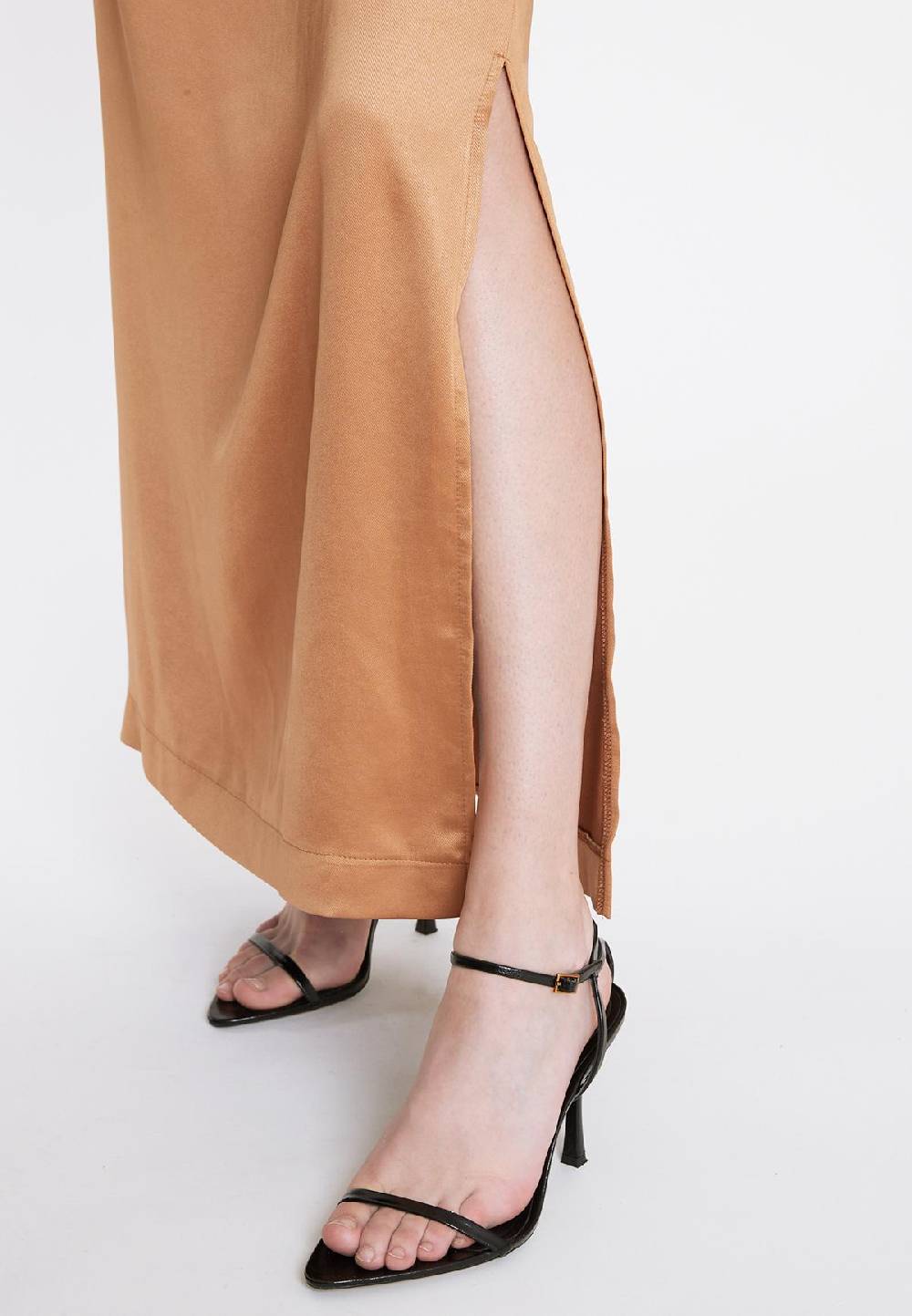 Ana Alcazar Neckholderkleid Pahamy 50% Rabatt mit kostenlosem Versand