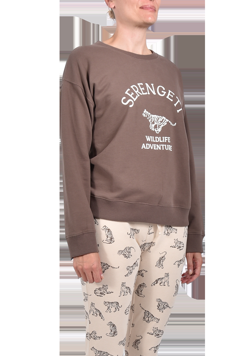 JUVIA Emmy Fleece Sweater mit Frontprint "Serengeti" von JUVIA Wochenangebot