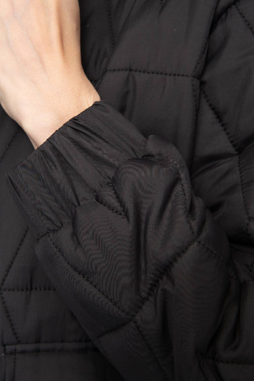 IVI GmbH PUFFER NYLON Jacke mit Signature Steppung schwarz Exklusive Angebote