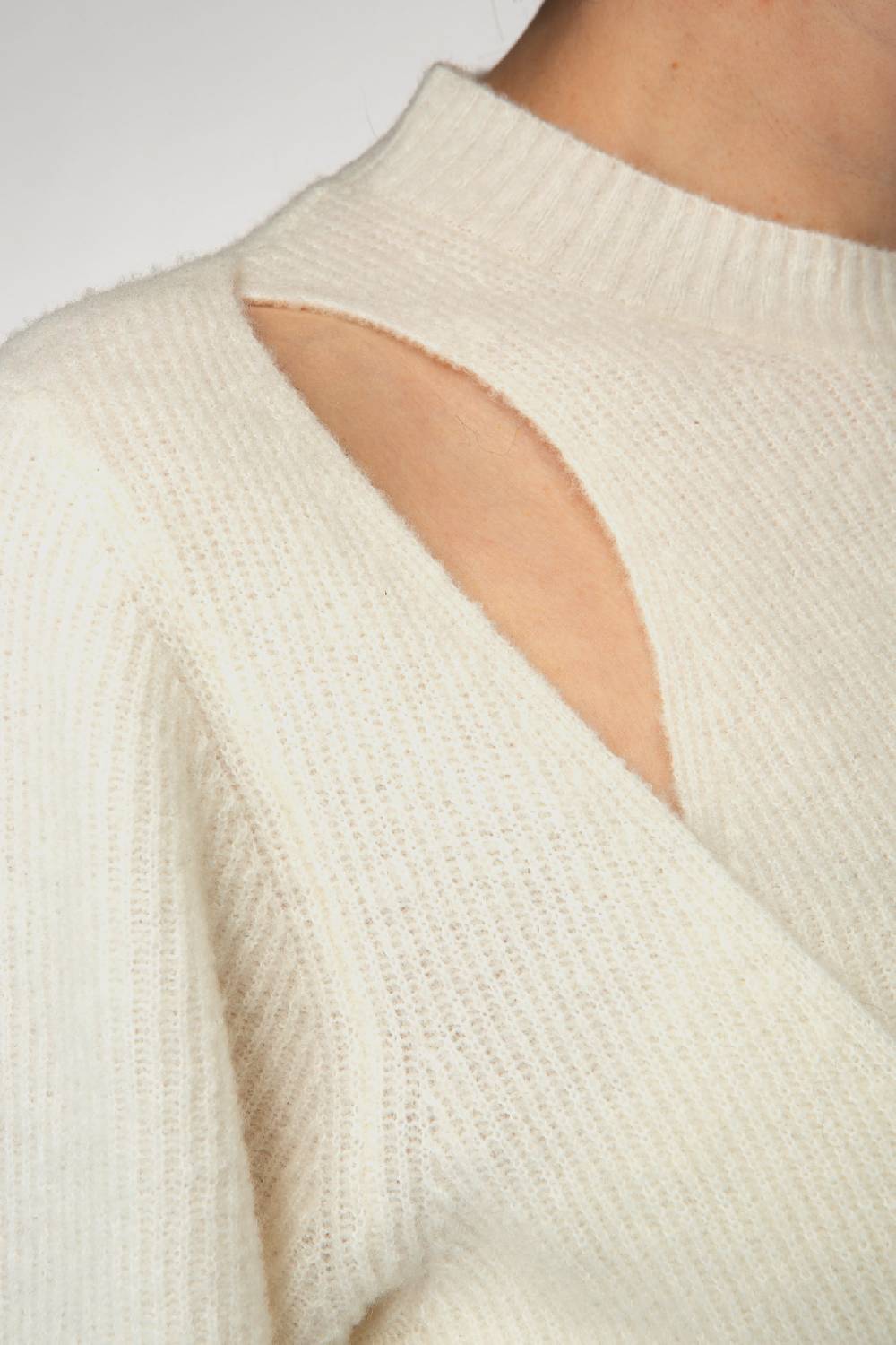 IVI GmbH SOLID KNIT Wickelpullover mit Cut-Out Detail weiß Große Rabatte