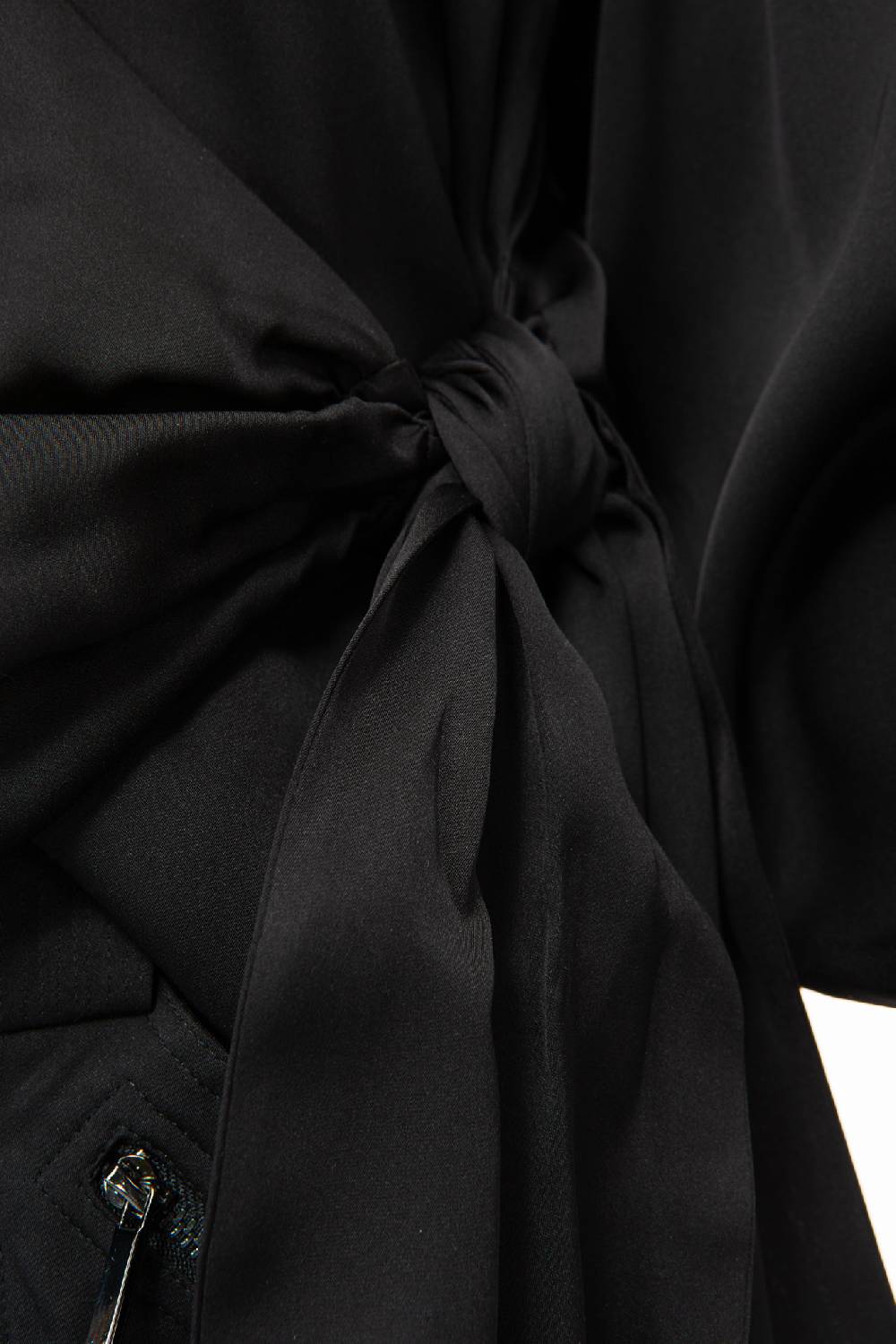 IVI GmbH SOLID SILK Seidenbluse mit Cut-Out Detail schwarz Neuheiten