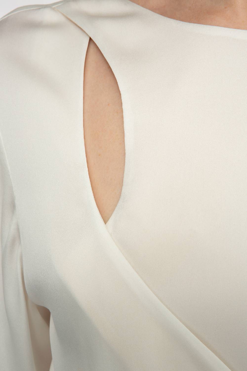 IVI GmbH SOLID SILK Seidenbluse mit Cut-Out Detail weiß Saisonale Angebote