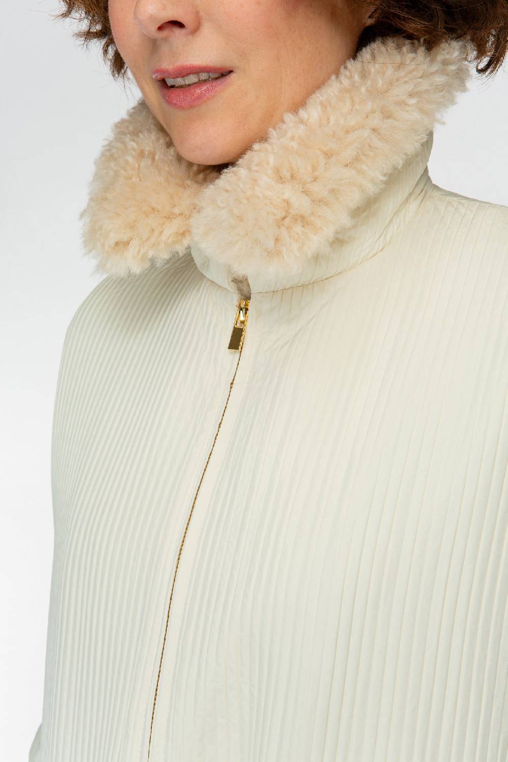 IVI GmbH OUTERWEAR Pilotenjacke mit Fake-Fur Kragen creme-weiß Auslauf