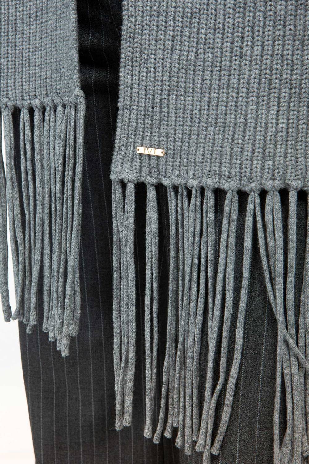 IVI GmbH SOLID KNIT Langer Schal mit Fransen grau-melange Fabrikladen