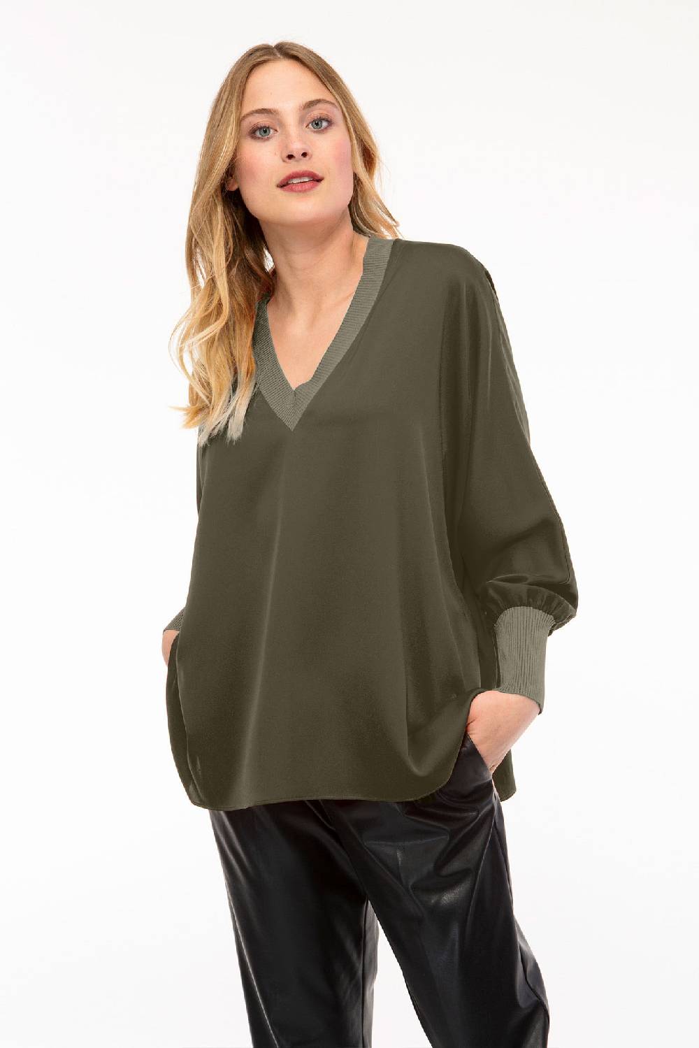IVI GmbH SOLID SILK Tunika olive Meist gekauft