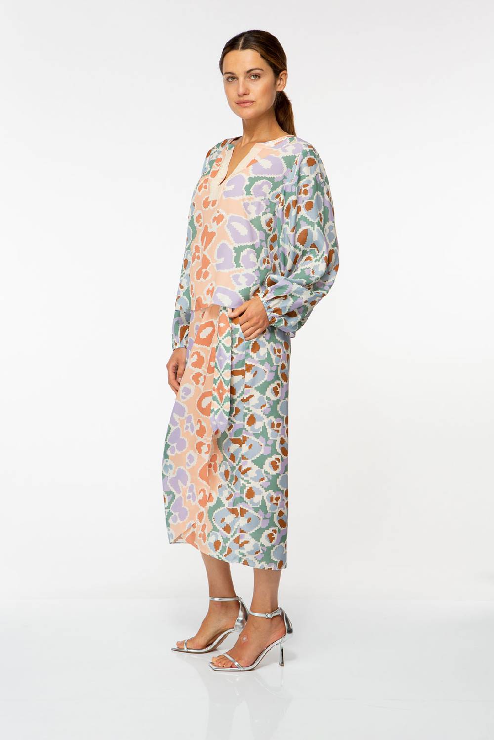 IVI GmbH PIXEL LEO Bluse mit Crochet pastel Cyber Monday