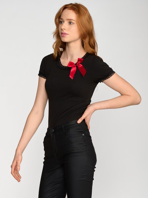Nastrovje Potsdam Pussy Deluxe Bow On Black Shirt female schwarz Auslauf