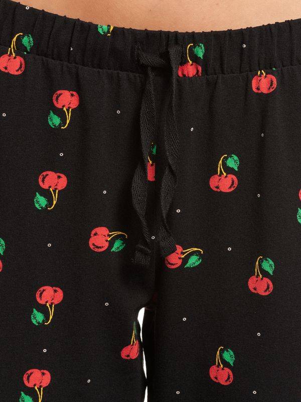 Nastrovje Potsdam Pussy Deluxe Cherries Damen Schlafhose schwarz allover 2025