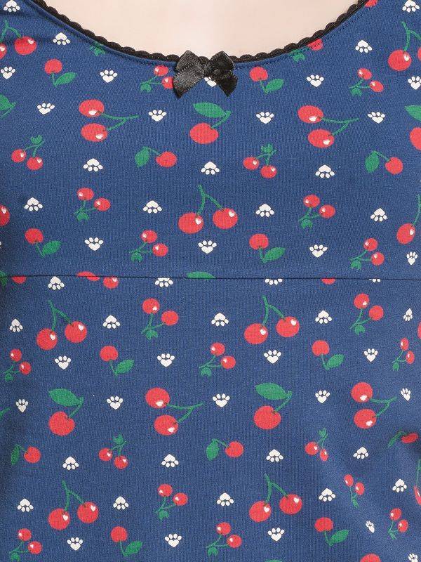 Nastrovje Potsdam Pussy Deluxe Cat Paws & Cherries Damen T-Shirt blau allover Auslauf