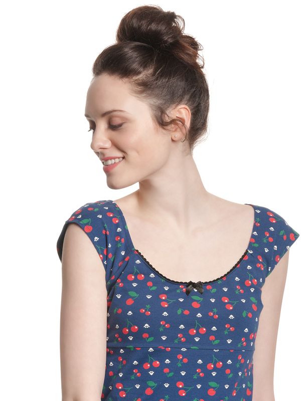 Nastrovje Potsdam Pussy Deluxe Cat Paws & Cherries Damen T-Shirt blau allover Auslauf