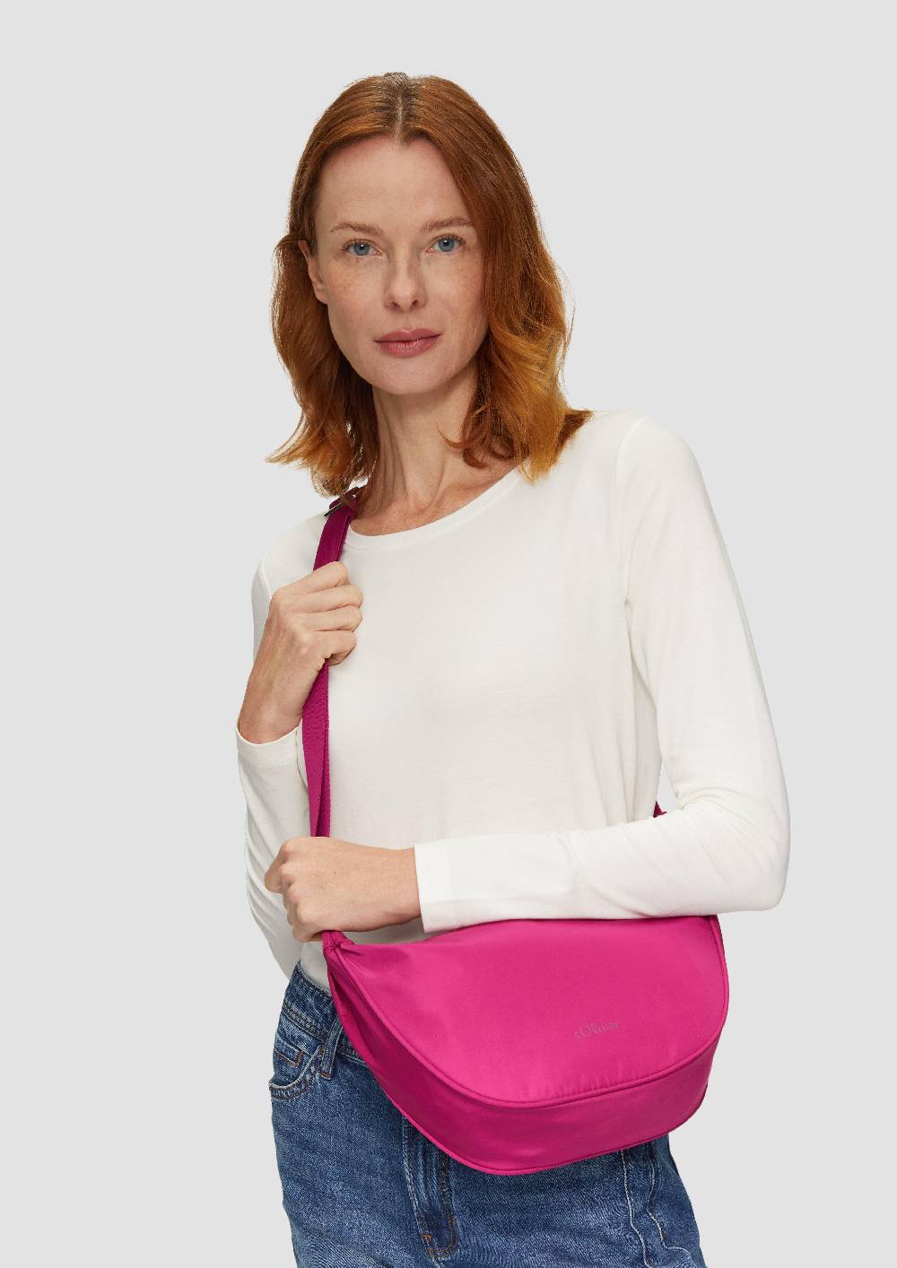 s.Oliver Schultertasche aus Twill Bestseller