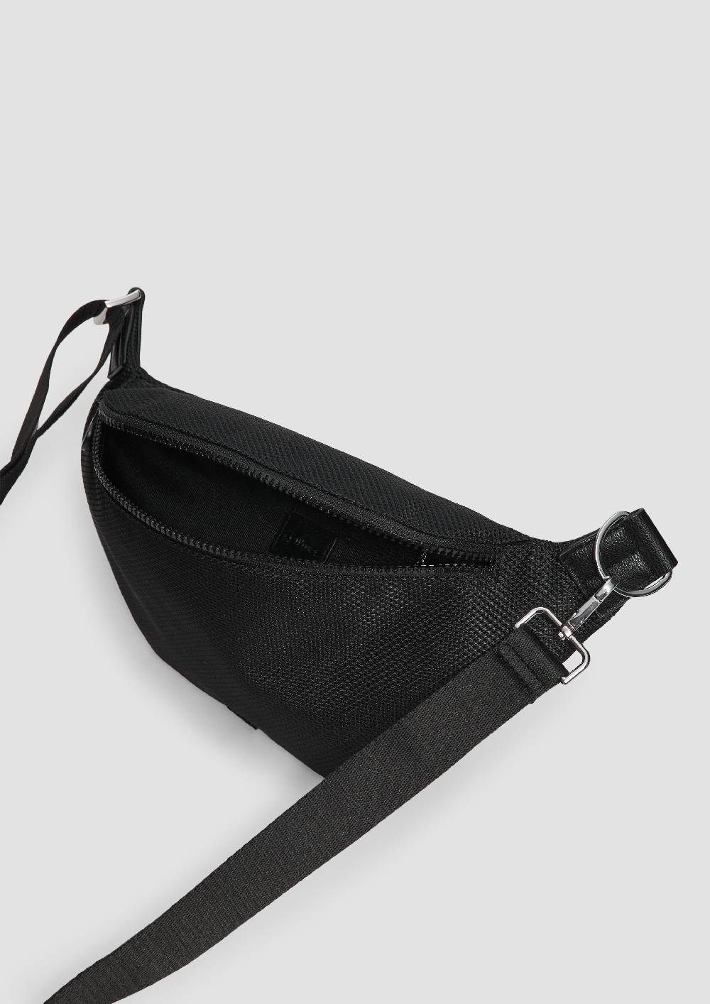s.Oliver Crossbody Bag aus Nylon JETZT KAUFEN