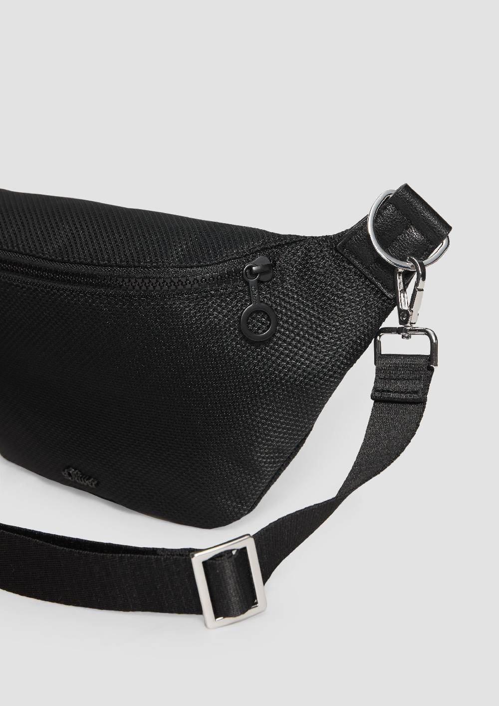 s.Oliver Crossbody Bag aus Nylon JETZT KAUFEN