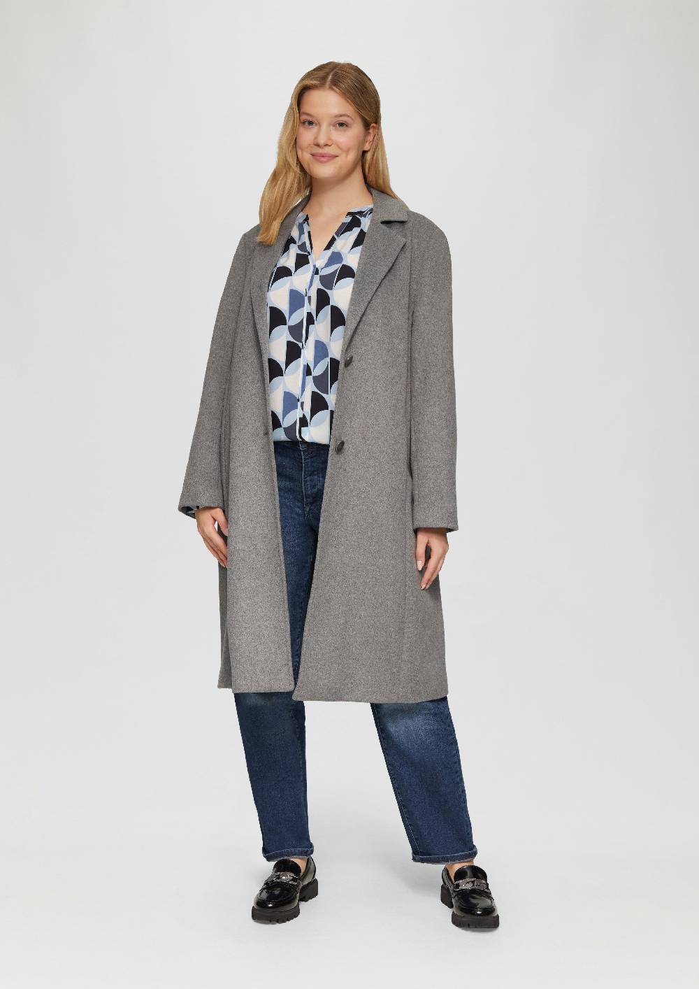 s.Oliver Viskose-Bluse mit Raffdetails und All-over-Print Tägliche Deals