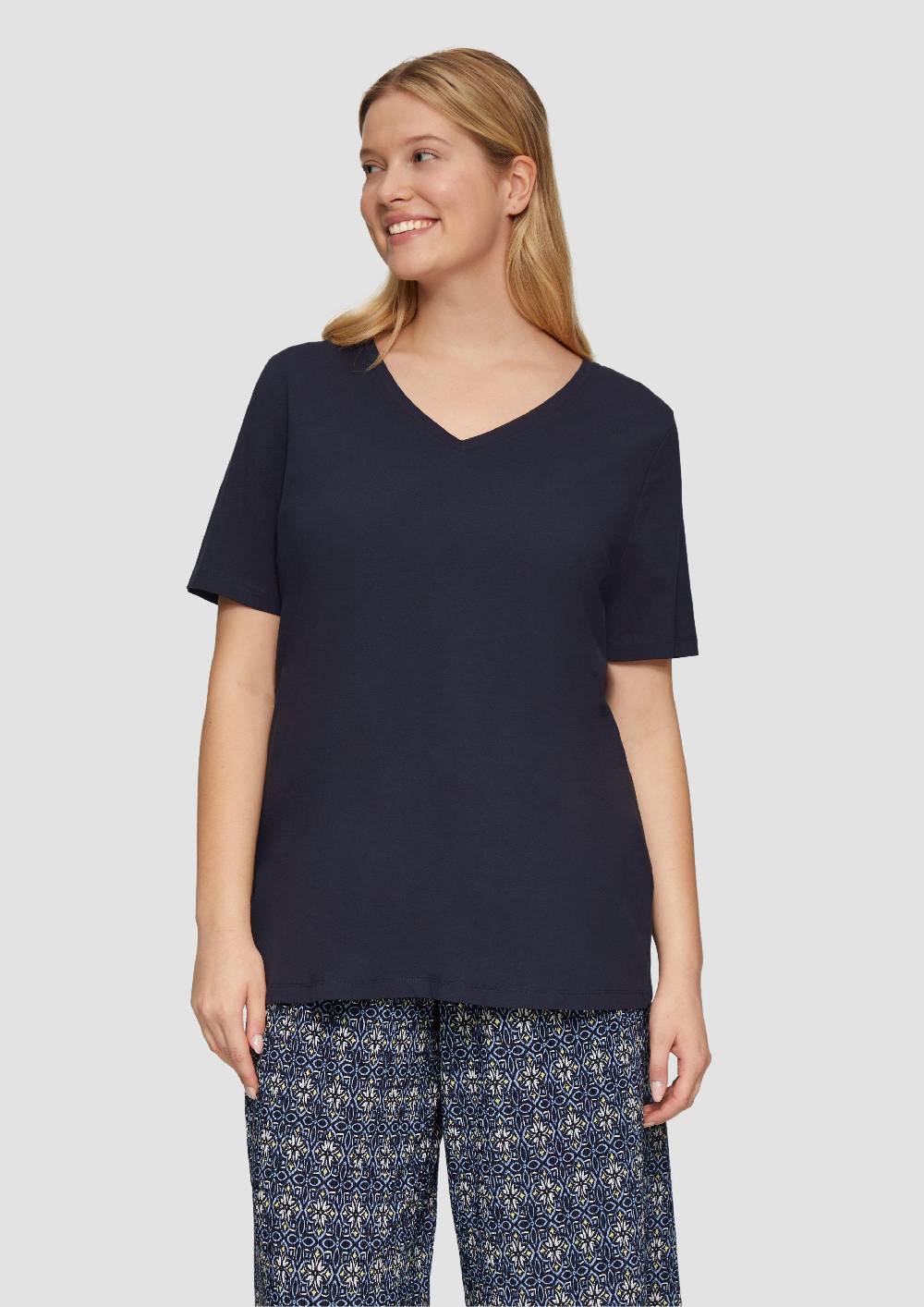 s.Oliver T-Shirt mit V-Ausschnitt Letzte 3 Tage
