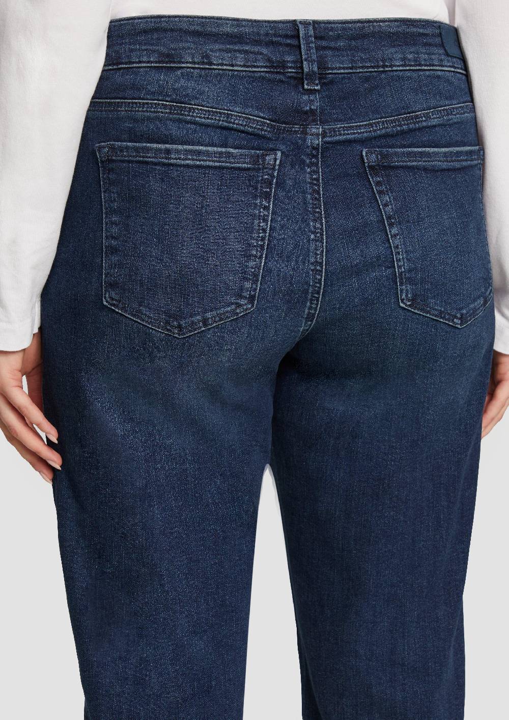 s.Oliver Jeans / Curvy Fit / Mid Rise / Semi Wide Leg Vierteljährliche Förderung