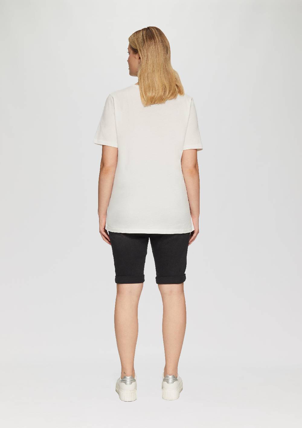 s.Oliver T-Shirt mit Stickerei-Artwork Rabatte dieses Monats