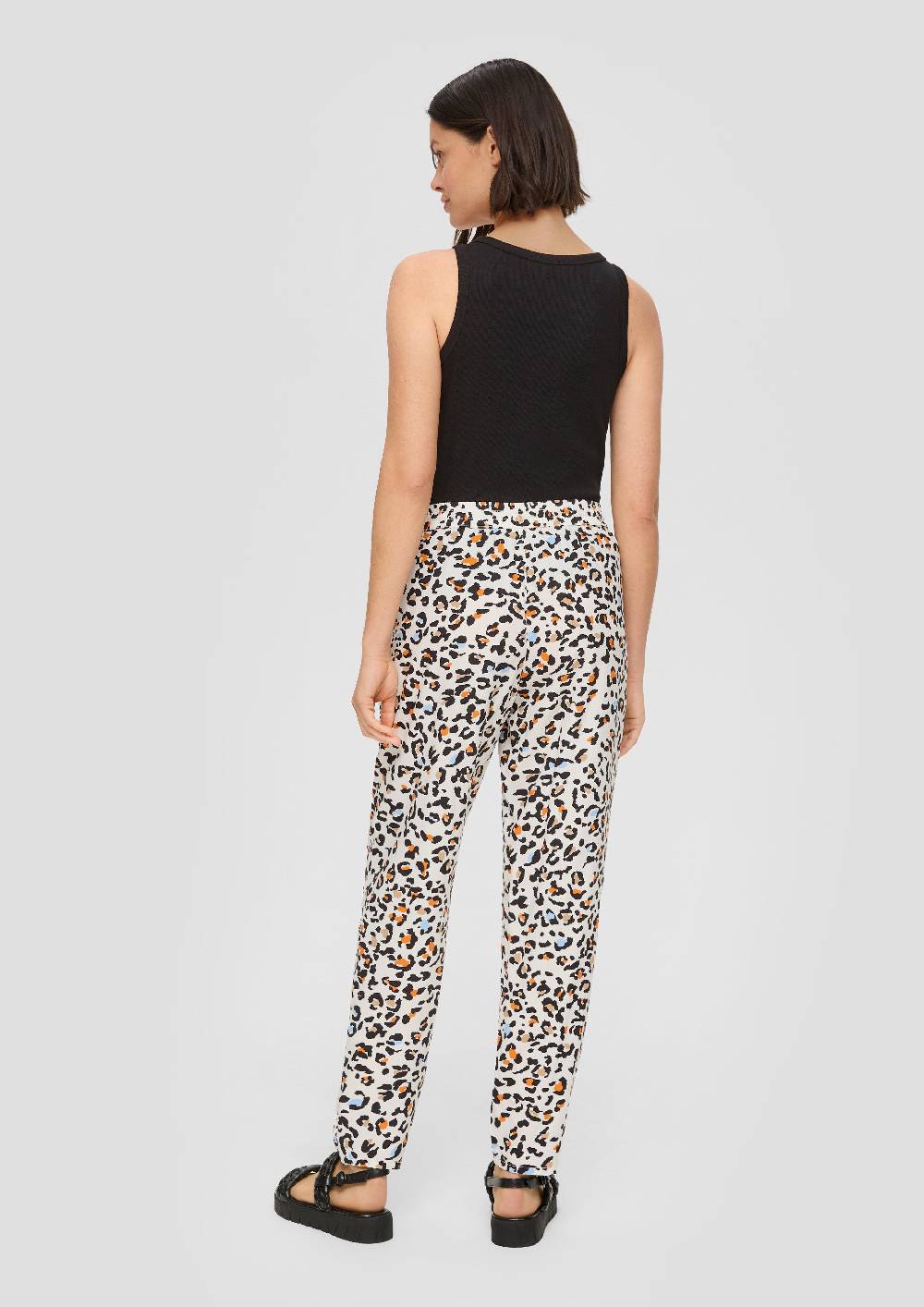 s.Oliver Hose aus reiner Viskose mit Artwork-Print Bis zu 55% Rabatt