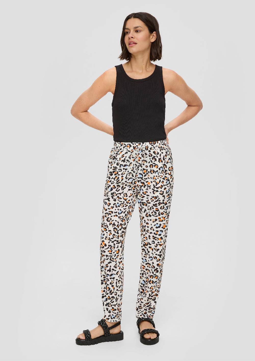 s.Oliver Hose aus reiner Viskose mit Artwork-Print Bis zu 55% Rabatt