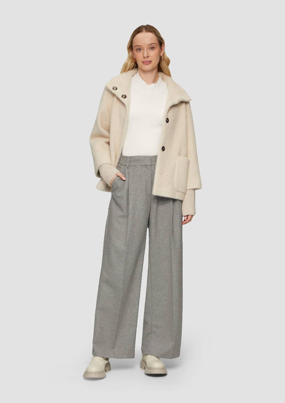 s.Oliver Flauschige Jacke mit Strickbündchen am Ärmel Schlussverkauf