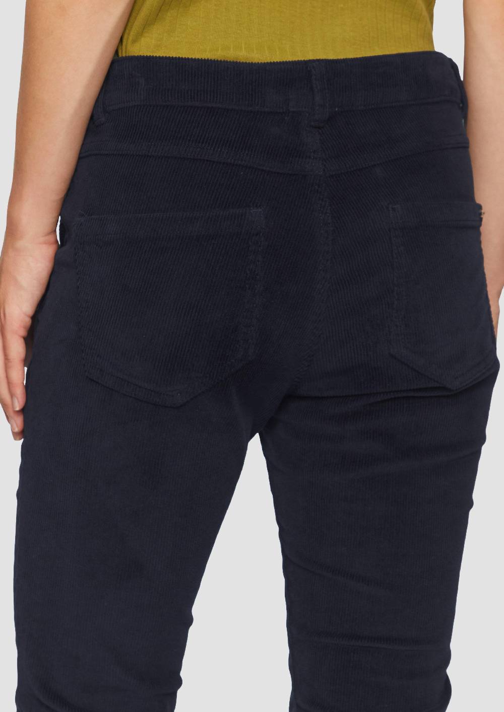 s.Oliver Schmal geschnittene Cordhose Flash Sale