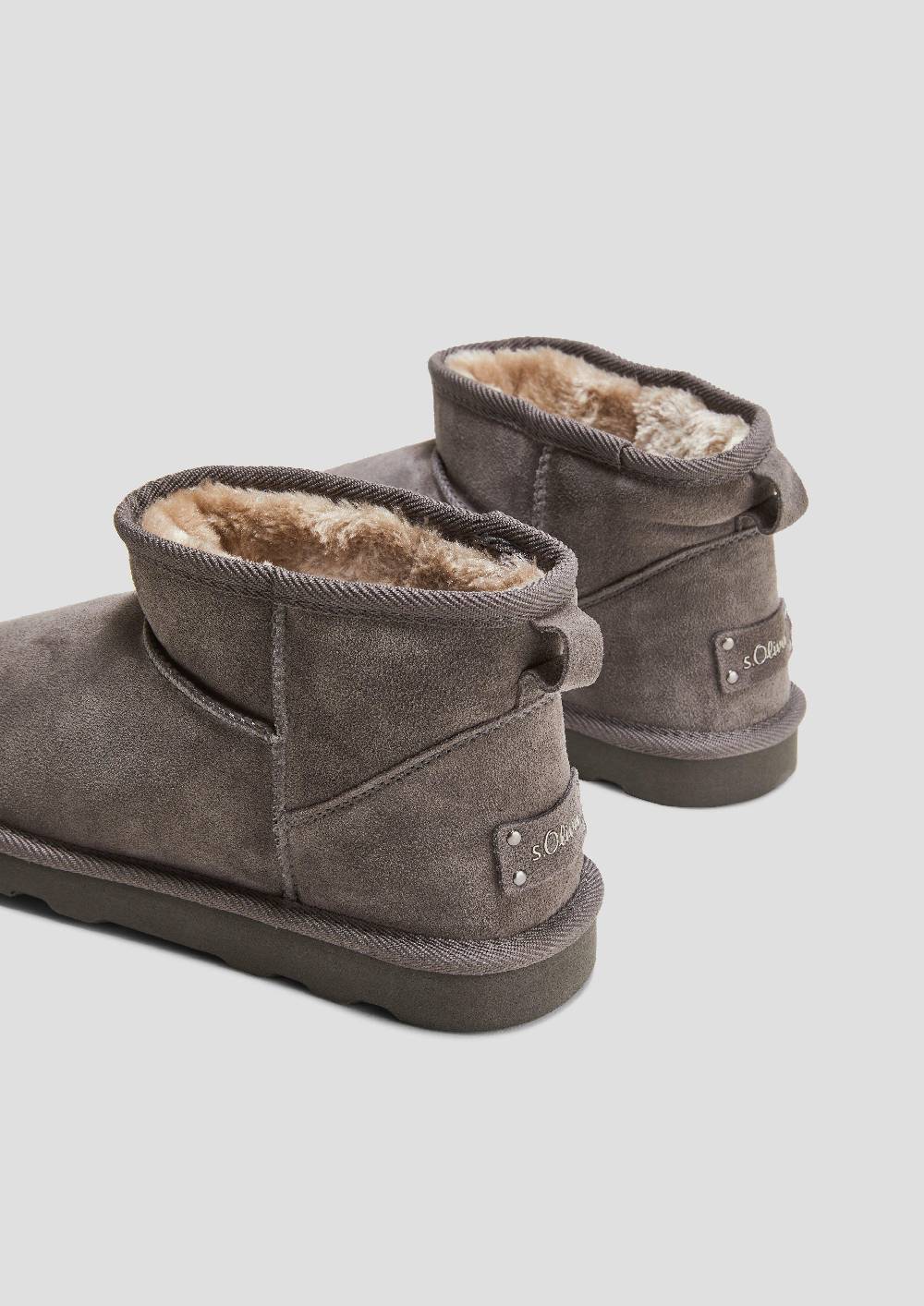 s.Oliver Flache Stiefel aus Leder Nur für heute