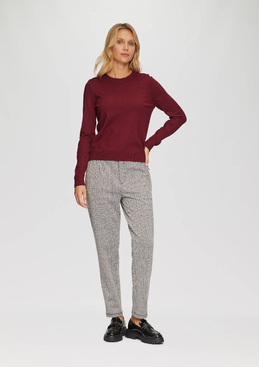 s.Oliver Weicher Pullover mit Rundhalsausschnitt aus Viskosemix Speichern exportieren