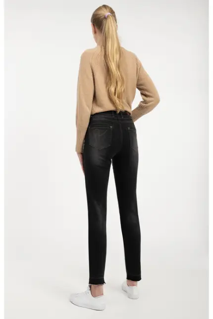 Recover Pants Slim-Fit-Jeans Alba in BLACK/ BLACK Artikelnummer REC-13343-01-4325-990 Räumungsverkauf