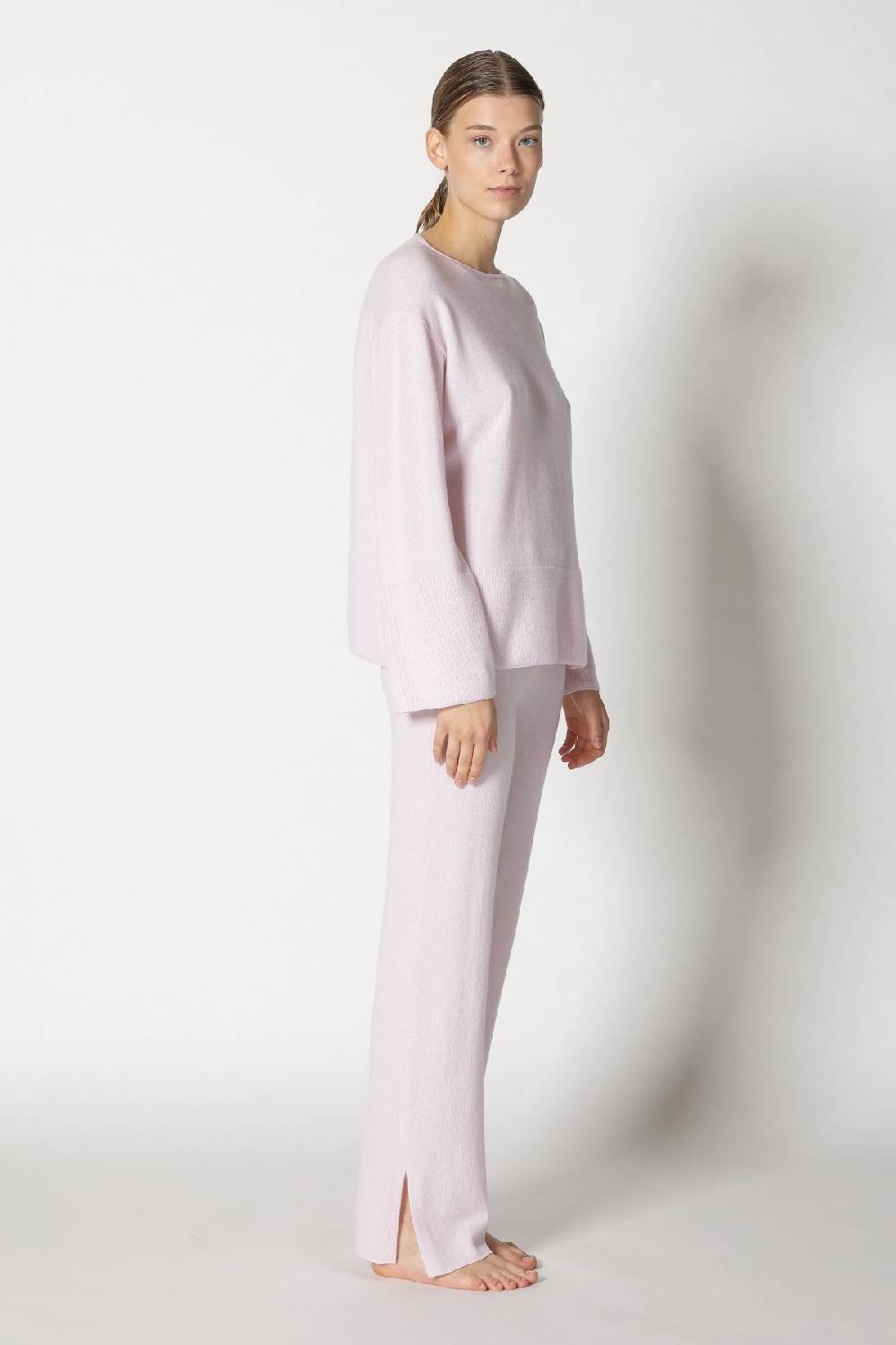 Sminfinity pure A jumper + pure slitted pants Fabrikverkauf