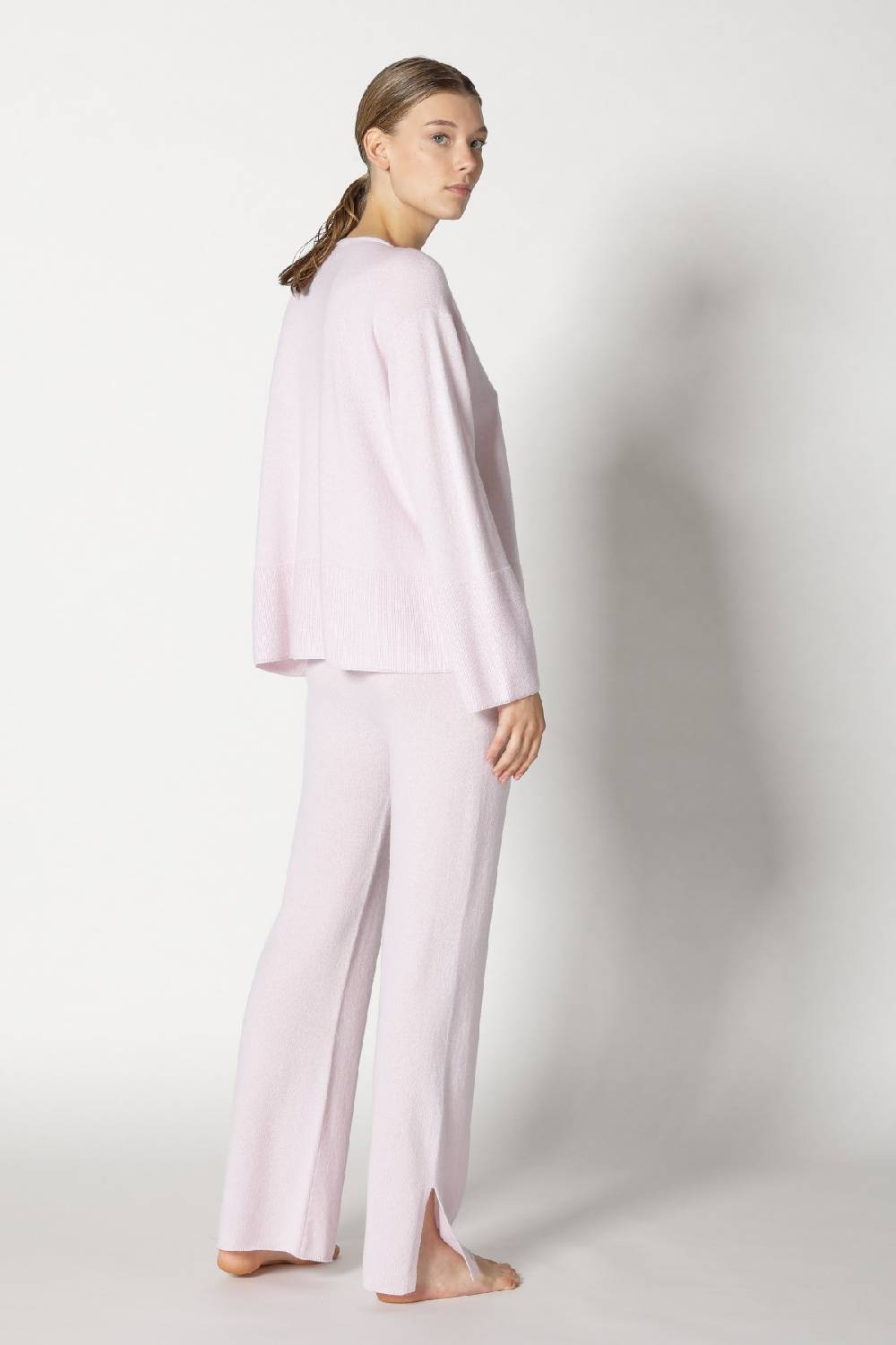Sminfinity pure A jumper + pure slitted pants Fabrikverkauf