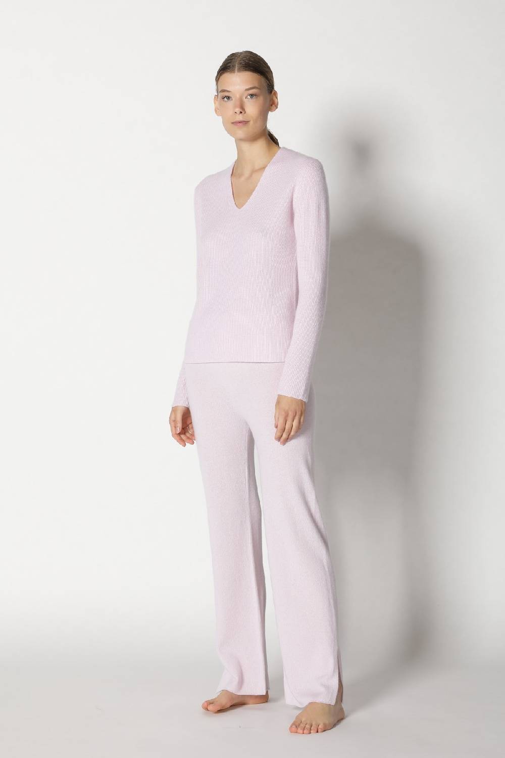 Sminfinity pure fitted V neck + pure slitted pants Meist gekauft