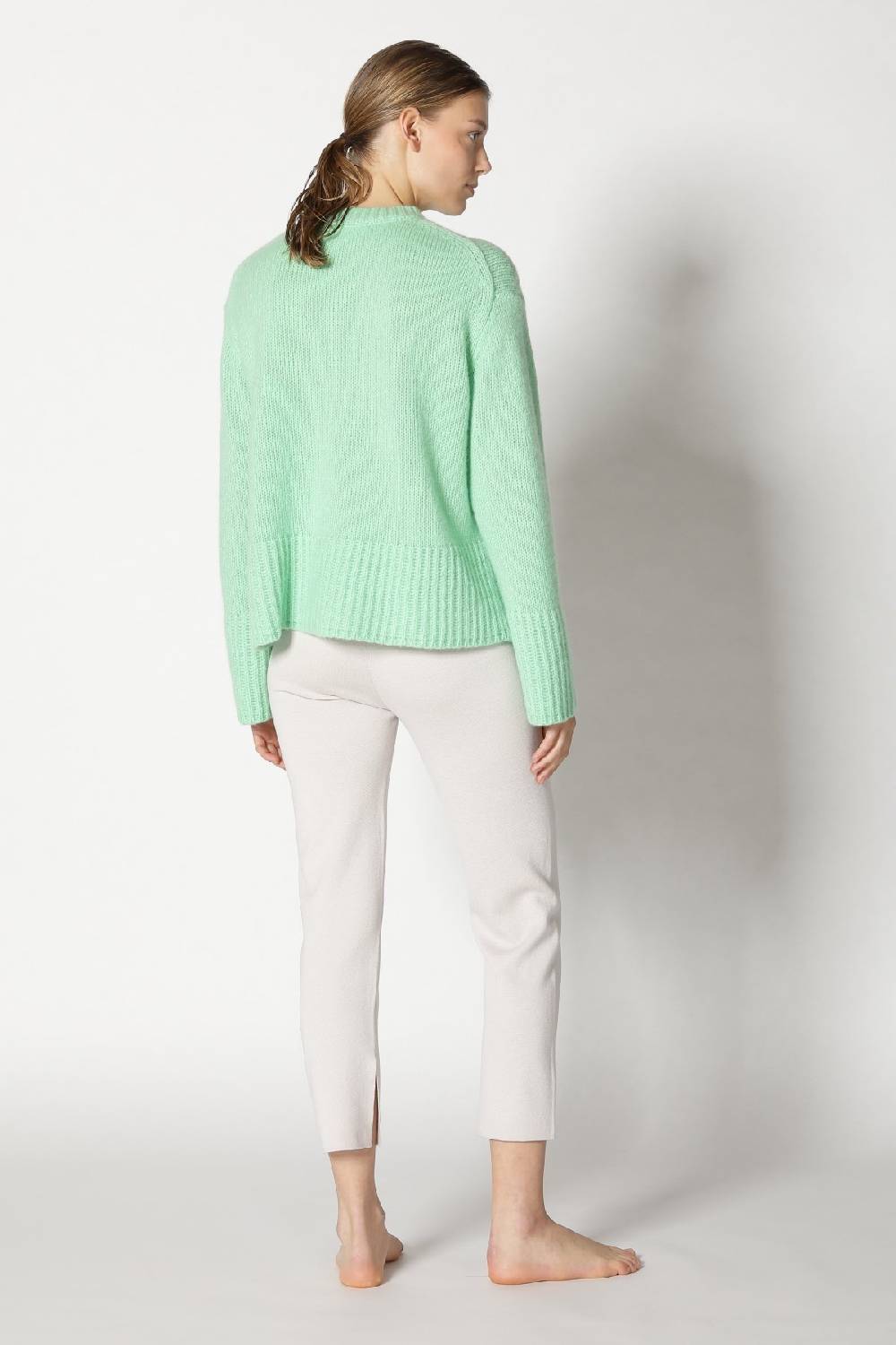Sminfinity fluffy crew jumper + silky cropped pants Exklusivangebot
