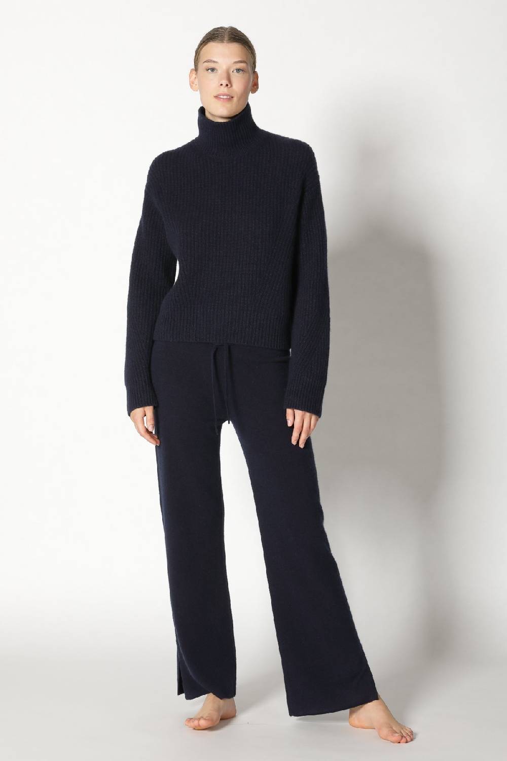 Sminfinity pure icon rib turtle + pure slitted pants Neuheiten