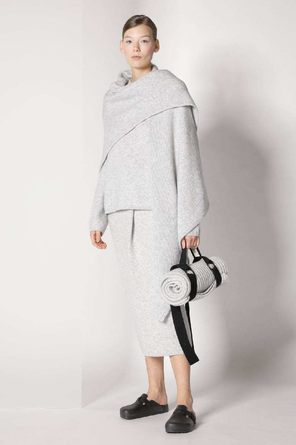 Sminfinity blurry triangle scarf + blurry crew jumper + blurry tulip skirt JETZT KAUFEN