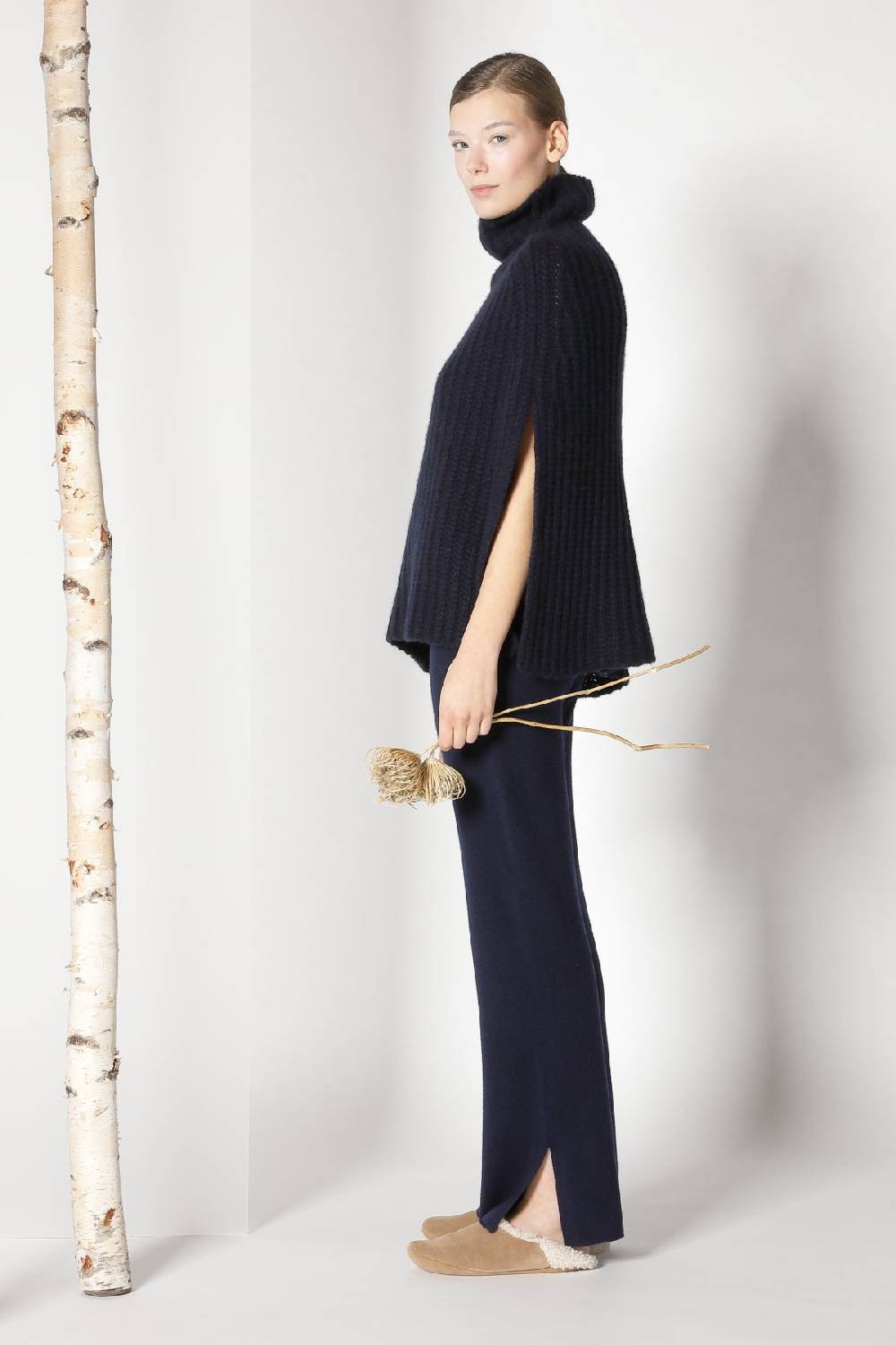 Sminfinity fluffy ribbed turtleneck cape + pure slitted pants Black Friday