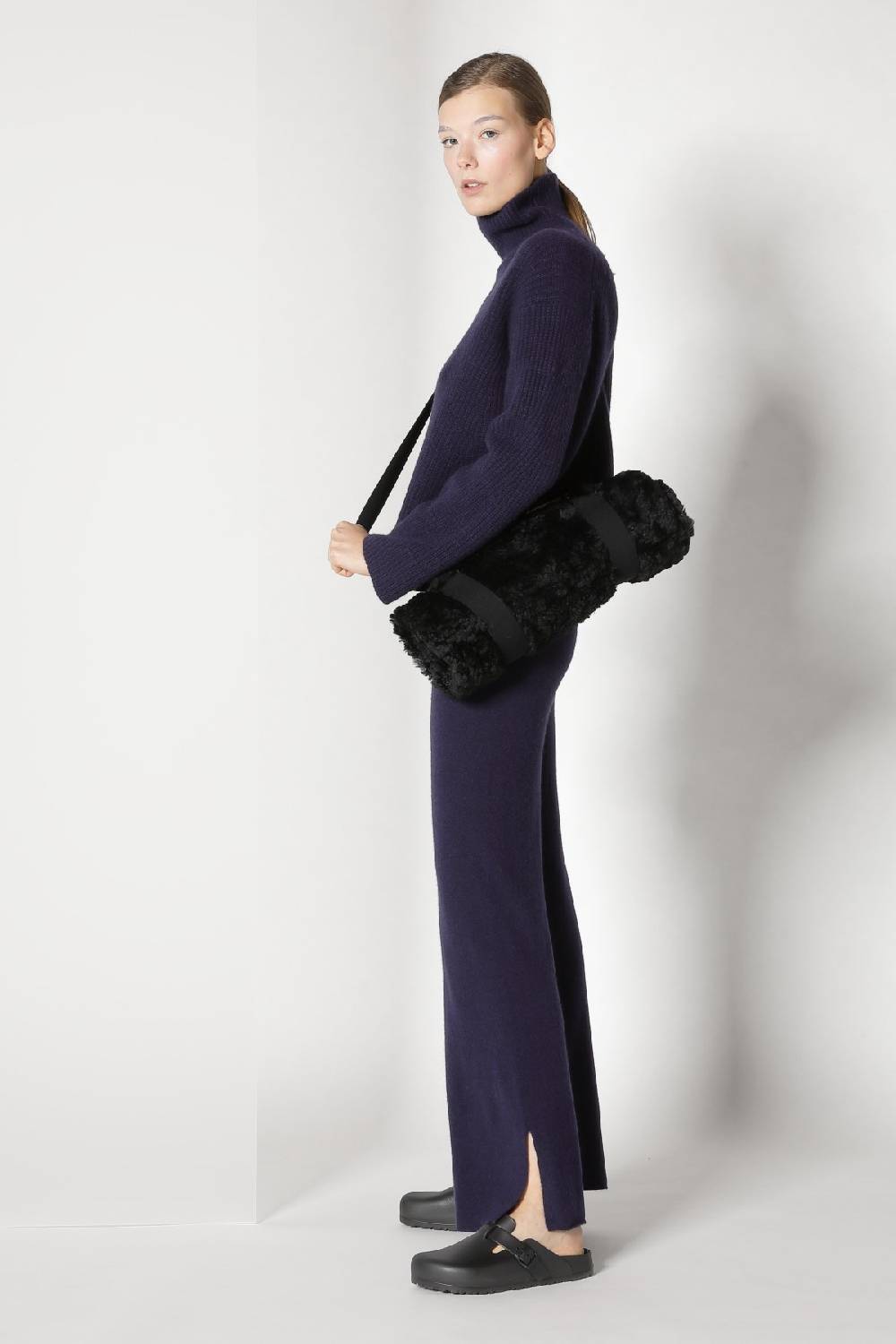 Sminfinity pure icon rib turtle + pure slitted pants Lagerräumung