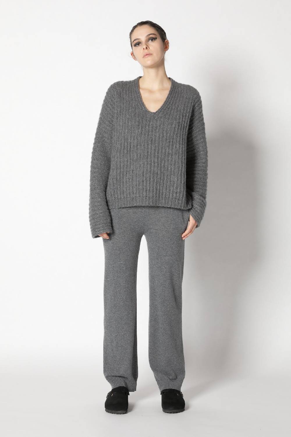 Sminfinity fluffy rib v neck + fluffy triangle + infinite palazzo pants Letzter Tag