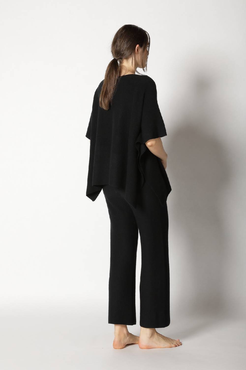 Sminfinity garter cape top + garter cropped pants Bestseller