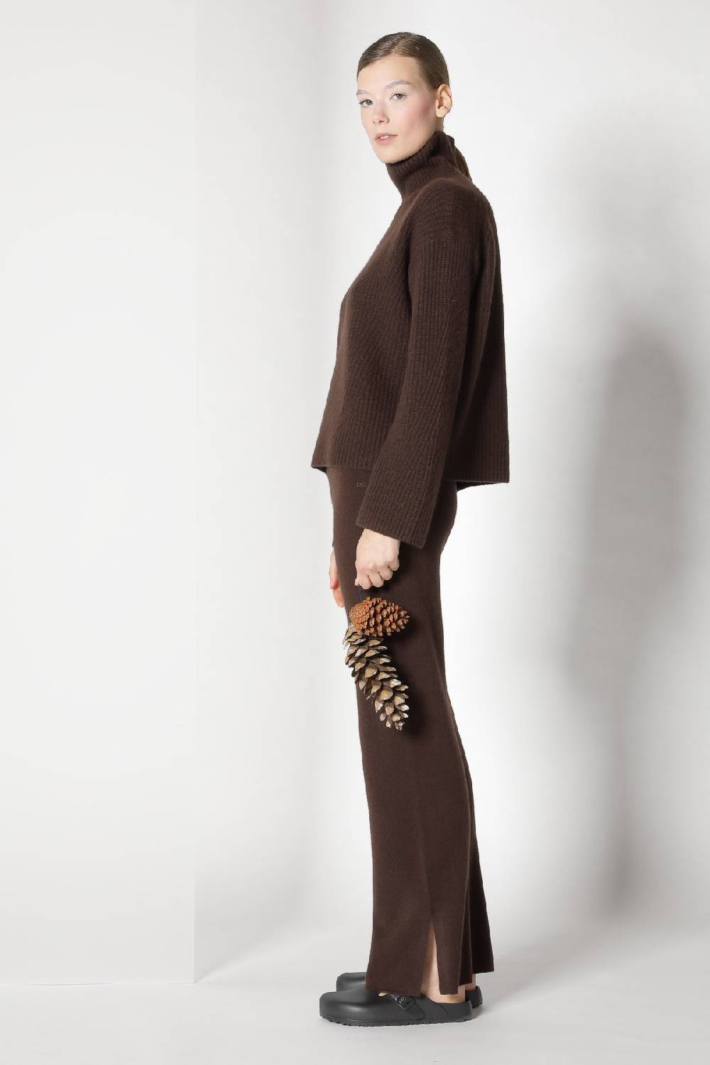 Sminfinity pure icon rib turtle + pure slitted pants Fabrikpreis