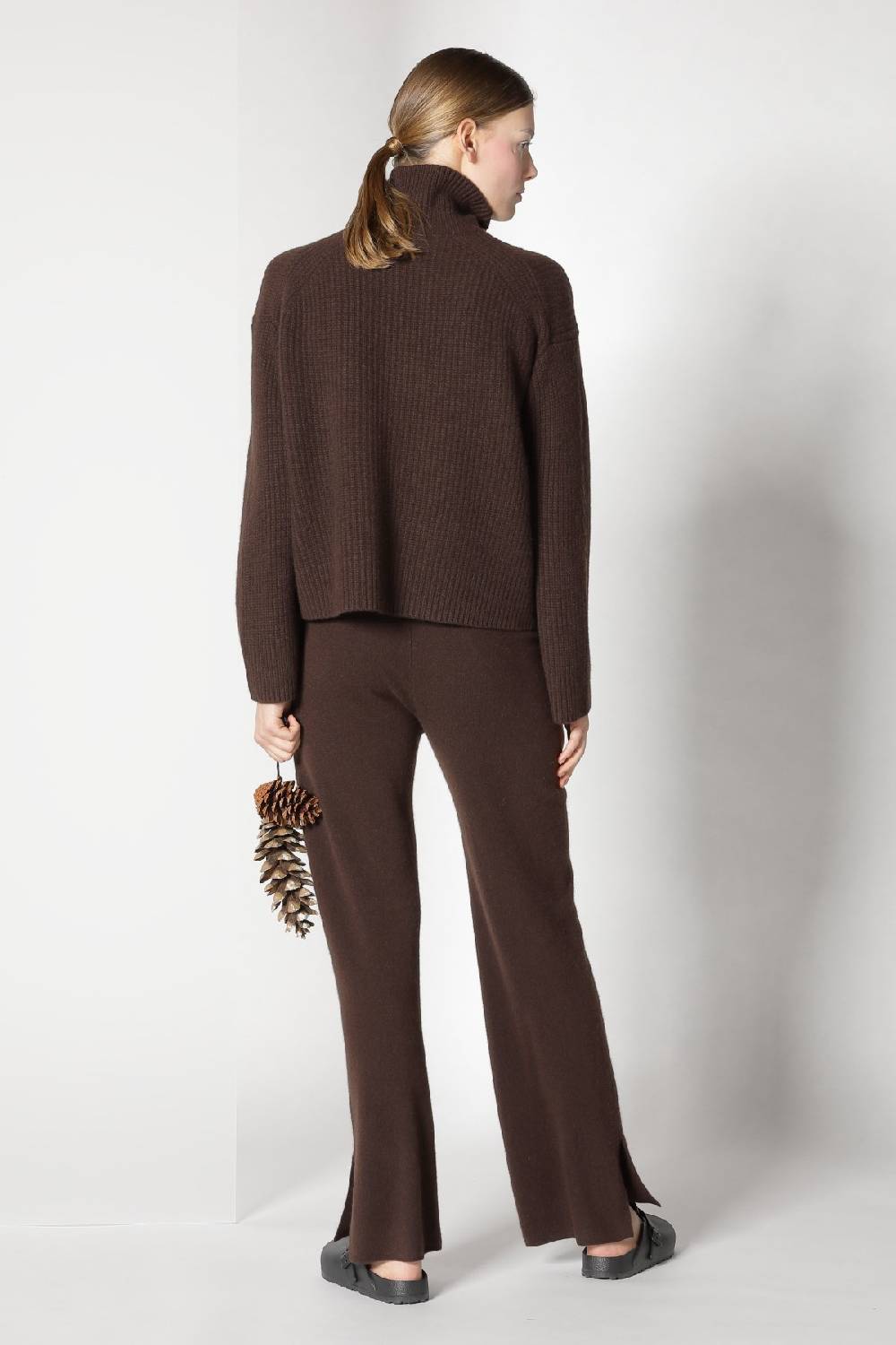 Sminfinity pure icon rib turtle + pure slitted pants Fabrikpreis