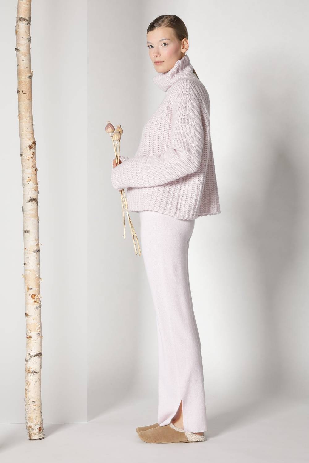 Sminfinity fluffy ribbed turtleneck jumper + pure slitted pants Günstig kaufen
