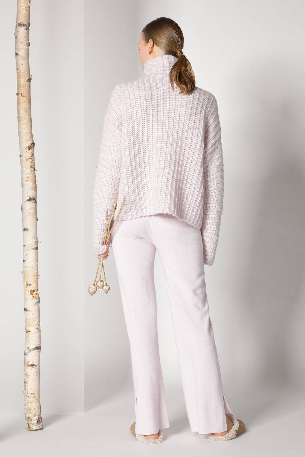 Sminfinity fluffy ribbed turtleneck jumper + pure slitted pants Günstig kaufen