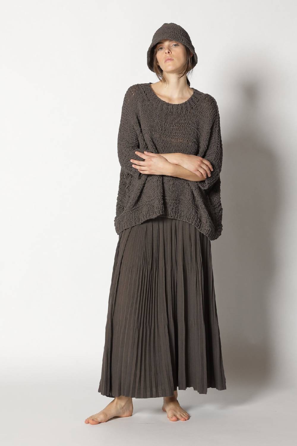 Sminfinity loose knit cape jumper + pima pleat skirt Vatertagsangebot