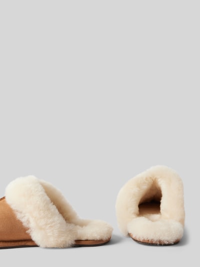 Peek & Cloppenburg UGGHausschuhe aus Leder Modell 'SCUFFETTE II' in camel Cyber Monday